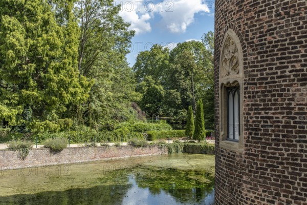 Castle moat and castle park Paffendorf, Paffendorf, North Rhine-Westphalia, Germany