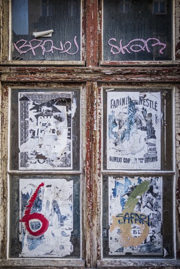 Dilapidated window with graffiti, Berlin-Mitte, Berlin, Germany
