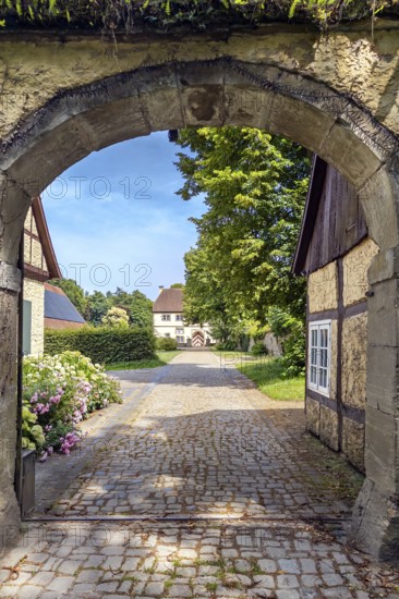 Alter Gutshof, driveway, Nemden, Bissendorf, Lower Saxony, Germany