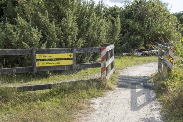 Access to the Buurserzand nature reserve for cyclists, province of Oberjissel, Haaksbergen, Netherlands