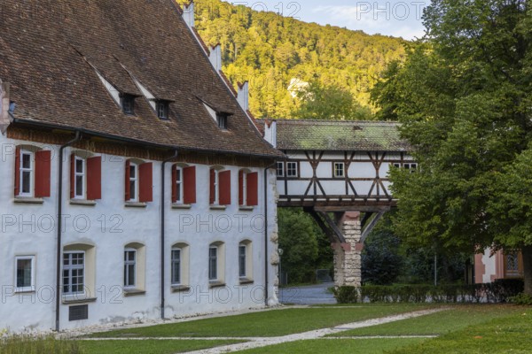 Monastery complex, Tor tor to the monastery courtyard, half-timbered building, Blaubeuren, Swabian Alb, Baden-Württemberg, Germany