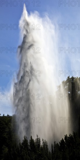 Water features at the large pond with the towering fountain, Bergpark Wilhelmshöhe, UNESCO World Heritage Site, Kassel, Hesse, Germany