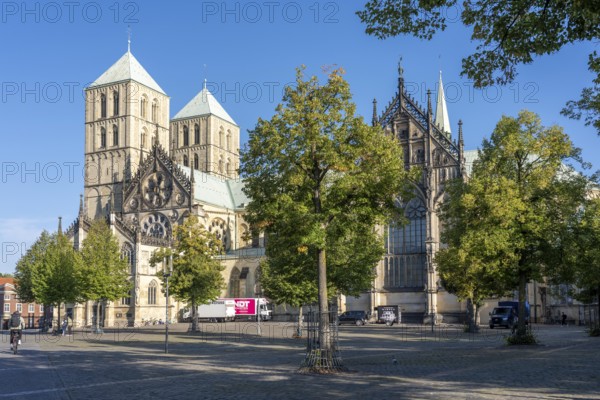 Historic old town, St Paul's Cathedral on the market square, medieval Romanesque cathedral, in Münster, North Rhine-Westphalia, Germany