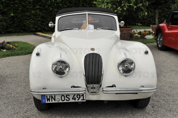 Jaguar Coupe, Classic car, Elegant white Jaguar classic car with striking front design and nostalgic style, Retro Classics meets Baroque, Ludwigsburg, Baden-Württemberg, Germany