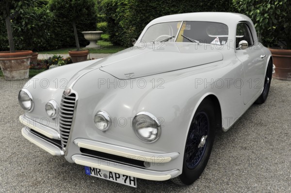 Alfa Romeo 6C 2500 SS Touring, classic car, grey retro sports car model with elegant lines at a car exhibition, Retro Classics meets Baroque, Ludwigsburg, Baden-Württemberg, Germany