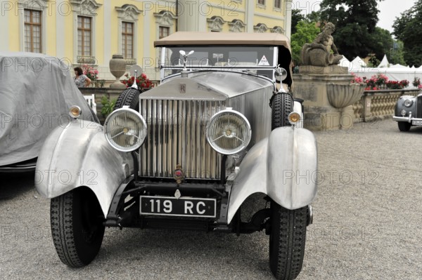 Rolls-Royce Phantom I Colonial Style Open Tourer, classic car, front view of a silver classic car with striking round headlights, Retro Classics meets Baroque, Ludwigsburg, Baden-Württemberg, Germany