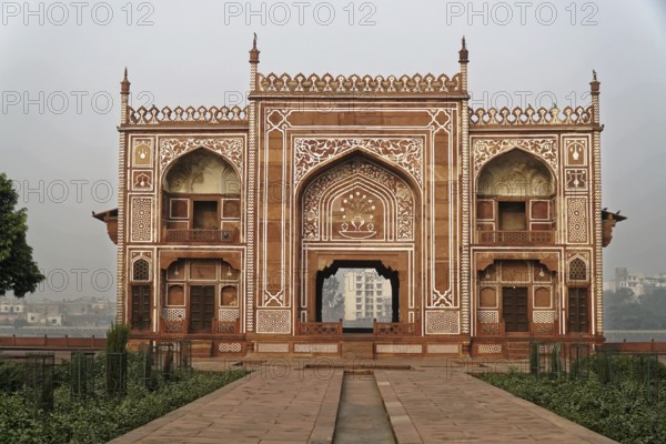 Tomb of Akbar the Great, Sikandra, Agra, Uttar Pradesh, North India, India, Asia, Symmetrical entrance of a historical building with richly decorated arches, Jodhpur, Rajasthan