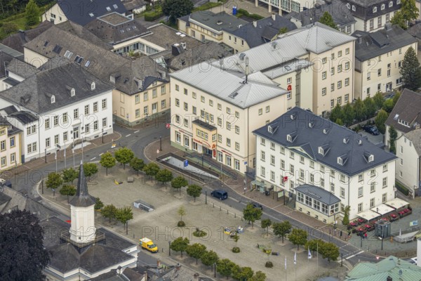Aerial view, Neumarkt corner Königstraße, health centre and tourist information, Bier-Gasthaus Braubrüder, Arnsberg, Ruhr area, North Rhine-Westphalia, Germany, DE, Europe, aerial view, aerial photography, aerial photography, sight, overview, bird's eye view, birds-eyes view, historical, overview