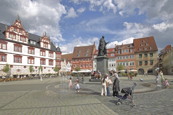 Monument to Prince Albert of Saxe-Coburg and Gotha, town hall, fountain, pedestrian, market square, Coburg, Upper Franconia, Franconia, Bavaria, Germany