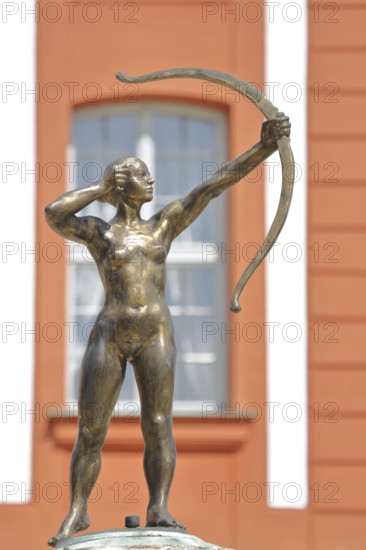 Sculpture Diana by Andreas Krämmer 1993, Diana Fountain, Roman, goddess of hunting, goddess of the hunt, mythology, archer, archery, archery bow, archery, bronze sculpture, modern art, hunting lodge, Bad Rodach, Upper Franconia, Franconia, Bavaria, Germany