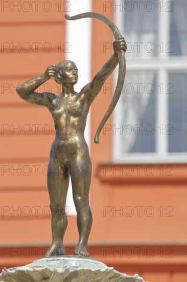 Sculpture Diana by Andreas Krämmer 1993, Diana Fountain, Roman, goddess of hunting, goddess of the hunt, mythology, archer, archery, archery bow, archery, bronze sculpture, modern art, hunting lodge, Bad Rodach, Upper Franconia, Franconia, Bavaria, Germany