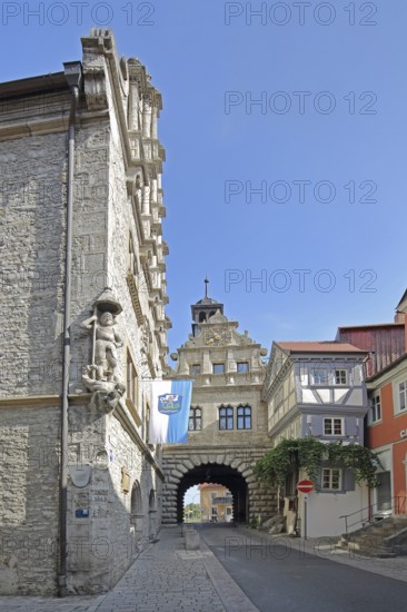 Renaissance town hall built in 1581 with statue of St George and Main Gate, town gate, town tower, Marktbreit, Lower Franconia, Franconia, Bavaria, Germany