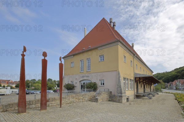 Warehouse built in 1754 and three rusty steel sculptures, Modern Art, Marktbreit, Lower Franconia, Franconia, Bavaria, Germany