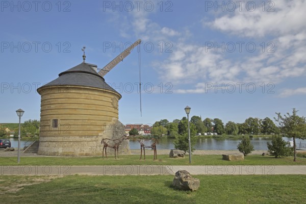 Historic old Main crane built in 1774, crane, Main riverbank, Main, Marktbreit, Lower Franconia, Franconia, Bavaria, Germany
