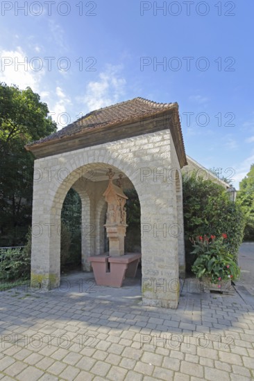 Late Gothic chapel with wayside shrine, crucifixion wayside shrine from 1460, small house, Volkach, Lower Franconia, Franconia, Bavaria, Germany