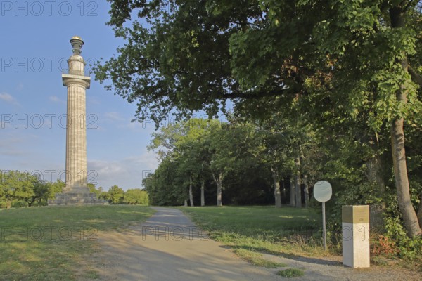 Constitution column built in 1821 and memorial to the Bavarian constitution of 1818, solitary column, political constitution, field path, Gaibach, Volkach, Lower Franconia, Franconia, Bavaria, Germany