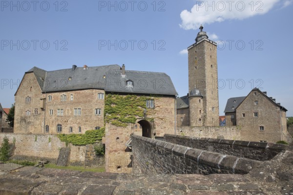 Renaissance castle built 13th century, gatehouse, keep, entrance, Steinau an der Straße, Spessart, Hesse, Germany