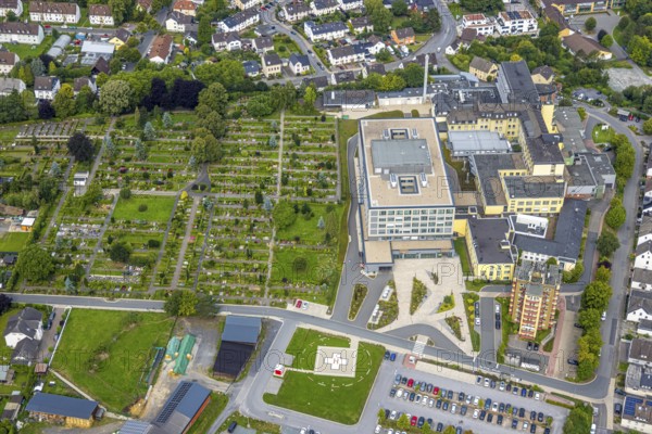 Aerial view, Alexianer Klinikum Hochsauerland - Karolinen-Hospital Hüsten, Kath. cemetery St. Petri, Hüsten, Arnsberg, Ruhr area, North Rhine-Westphalia, Germany, burial site, DE, Europe, cemetery, memorial, health care, cemetery, graves, cemetery, hospital, clinic, clinic, hospital, hospital, aerial photograph, aerial photography, aerial photography, medical facility, medical aid, resting place, overview, bird's eye view, birds-eyes view, overview, medical care