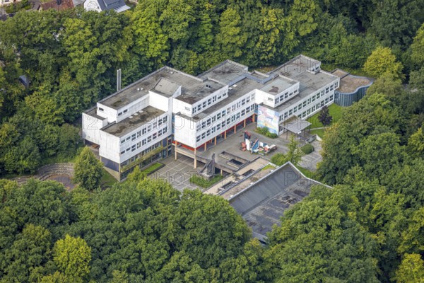 Aerial photograph, Franz-Stock Gymnasium, Rumbecker Holz im Wald, Hüsten, Arnsberg, Ruhr area, North Rhine-Westphalia, Germany, education, educational institution, DE, Europe, grammar school, educational institute, aerial photograph, aerial photography, aerial photography, school, overview, bird's-eye view, birds-eyes view, overview