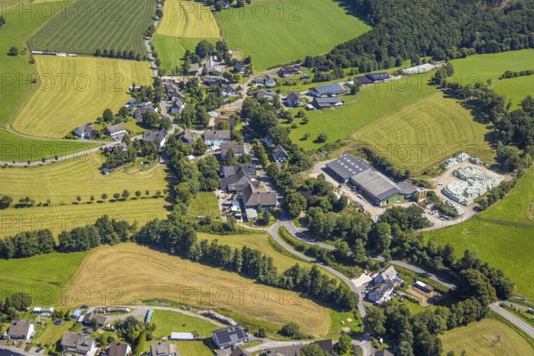 Aerial view, residential area, local view district Brachtpe, Drolshagen, Sauerland, North Rhine-Westphalia, Germany, DE, Europe, property tax, real estate, landscape, aerial view, aerial photography, aerial photography, Ruhr area, overview, bird's-eye view, meadows and fields, residential area, living and living, residential area, residential quality, residential neighbourhood, housing estate, residential district, birds-eyes view, overview