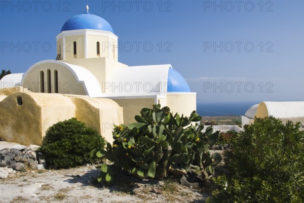 Beautiful mountain village of Oia in the north of the Cyclades island of Santorini, Cyclades, Oia, Santorini, Greece