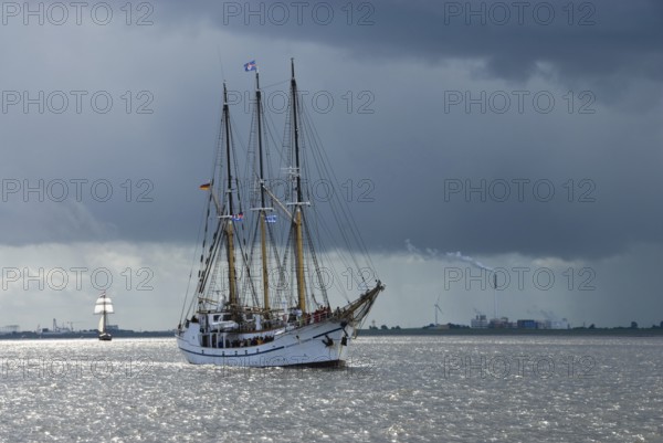 Tall ship and sail training ship Grossherzogin Elisabeth (built 1901), Elsfleth, harbour of Bremerhaven, Bremerhaven, Lower Saxony, Germany
