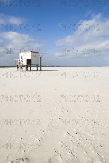 DLRG station on the lonely west beach of the North Frisian island of Amrum, Amrum, Norddorf, North Frisia, Germany