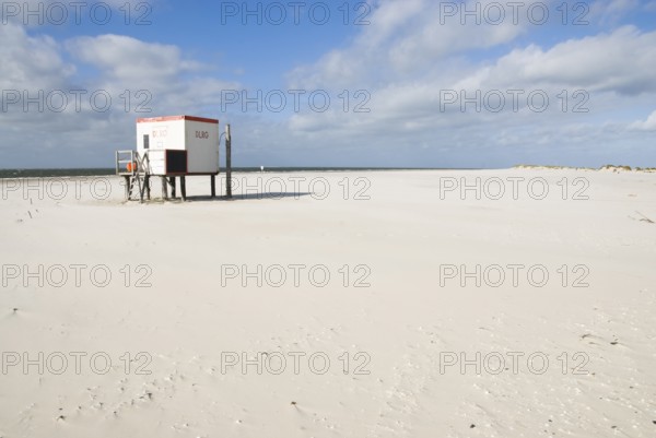 DLRG station on the lonely west beach of the North Frisian island of Amrum, Amrum, Norddorf, North Frisia, Germany