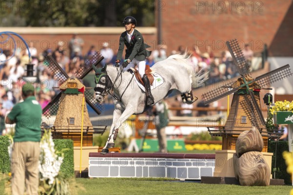 Luiz Felipe de Azevedo Neto of Brazil, riding Pandora Boy Z, competes in the first round of the 2025 BMO Nations Cup during the Spruce Meadows Masters on September 6, 2025 in Calgary, Alberta, Canada, North America