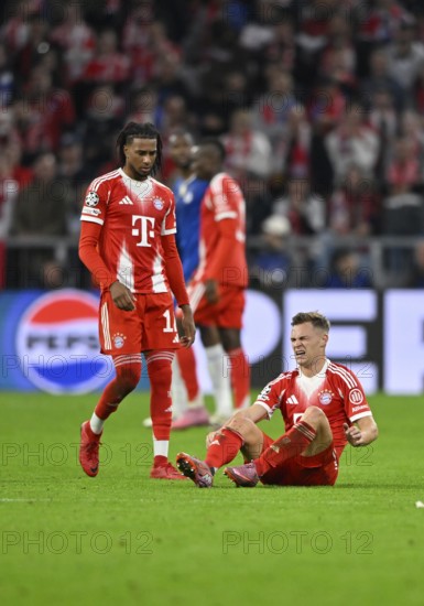 Joshua Kimmich FC Bayern Munich FCB (06) injured Injury Michael Olise FC Bayern Munich FCB (17) Champions League, Allianz Arena, Munich, Bayern, Germany