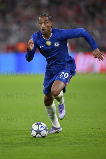 Joao Pedro Chelsea FC The Blues (20) Action on the ball Champions League, Allianz Arena, Munich, Bavaria, Germany