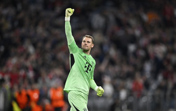 Goalkeeper Manuel Neuer FC Bayern Munich FCB (01) Gesture Gesture Champions League, Allianz Arena, Munich, Bayern, Germany