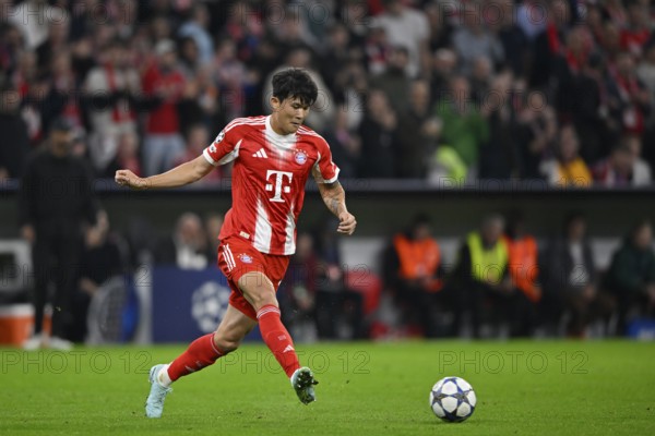 Min-jae Kim FC Bayern Munich FCB (03) Action on the ball Champions League, Allianz Arena, Munich, Bavaria, Germany