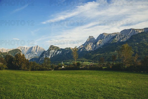 Admonter Reichensteingruppe in sunlight, Weng im Gesäuse, Styria, Austria