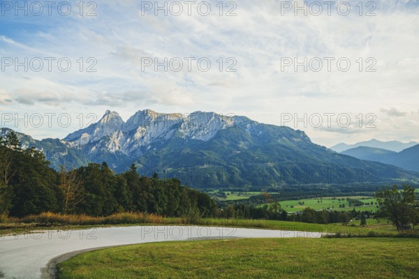 Admonter Reichensteingruppe in sunlight, Weng im Gesäuse, Styria, Austria