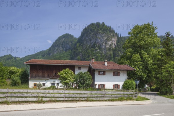 Old house with mountain, Oberwössen, Chiemgau, Upper Bavaria, Bavaria, Germany