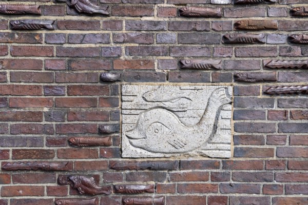 Busse Memorial, memorial, monument, Bremerhaven, Geestemünde, Fritz Höger, commissioning, Sagitta, Friedrich Busse, deep-sea fishing, Germany, whales, whale, fish