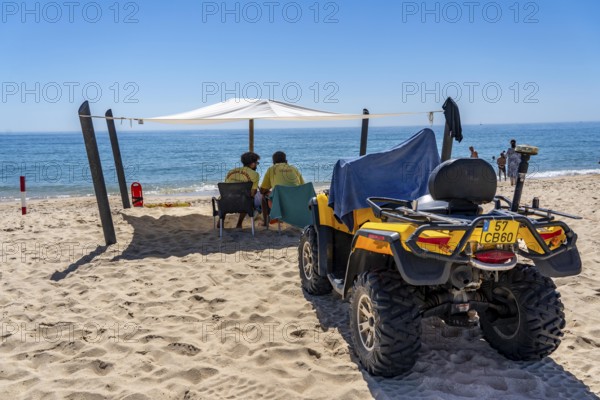 Kilometre-long beach Praia da Ilha de Tavira, on the island off Tavira, lifeguard station, Algarve, Portugal