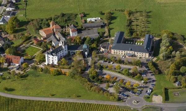 Saarländische Spielbanken GmbH Casino Schloss Berg, Renaissance castle on the Upper Moselle, Casino Schloss Berg, Nennig, Perl, Saarland, Germany, Europe, aerial photo, birds-eyes view, aerial photography, aerial photography, overview, bird's eye view