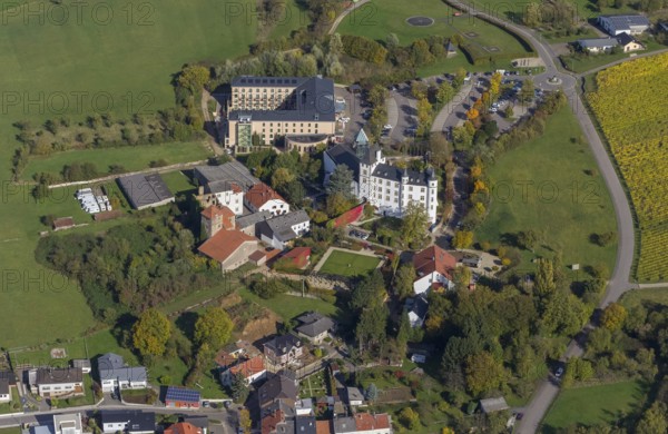 Saarländische Spielbanken GmbH Casino Schloss Berg, Renaissance castle on the Upper Moselle, Casino Schloss Berg, Nennig, Perl, Saarland, Germany, Europe, aerial photo, birds-eyes view, aerial photography, aerial photography, overview, bird's eye view