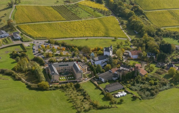 Saarländische Spielbanken GmbH Casino Schloss Berg, Renaissance castle on the Upper Moselle, Casino Schloss Berg, Nennig, Perl, Saarland, Germany, Europe, aerial photo, birds-eyes view, aerial photography, aerial photography, overview, bird's eye view