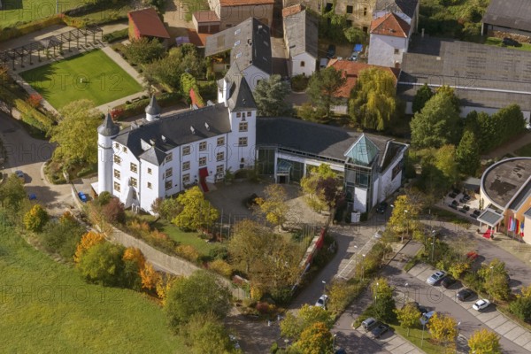 Saarländische Spielbanken GmbH Casino Schloss Berg, Renaissance castle on the Upper Moselle, Casino Schloss Berg, Nennig, Perl, Saarland, Germany, Europe, aerial photo, birds-eyes view, aerial photography, aerial photography, overview, bird's eye view