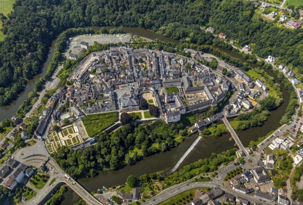 Renaissance castle Weilburg, Weilburg castle, baroque castle, old town hall and castle church with tower, river Lahn, Weilburg, district Limburg-Weilheim, Hesse, Germany, Europe, aerial view, birds-eyes view, aerial photography, aerial photography, overview, bird's eye view