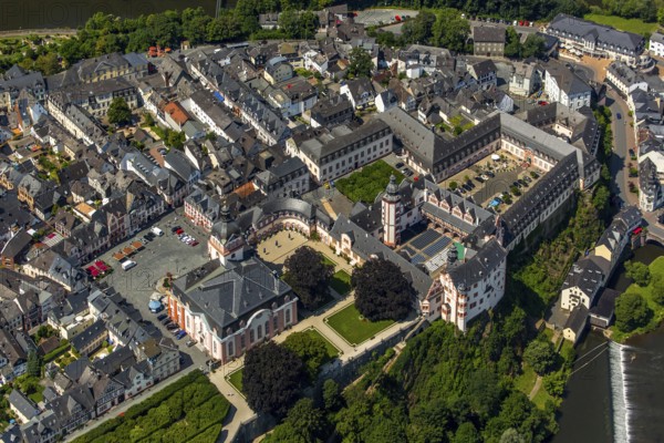 Renaissance castle Weilburg, Weilburg castle, baroque castle, old town hall and castle church with tower, river Lahn, Weilburg, district Limburg-Weilheim, Hesse, Germany, Europe, aerial view, birds-eyes view, aerial photography, aerial photography, overview, bird's eye view