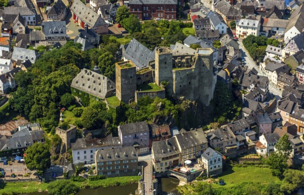 Runkel Castle with Lahn and Lahn bridge, ruins of a medieval hilltop castle in the town of Runkel, Runkel, Lahnkreis, Hesse, Germany, Europe, aerial view, bird's eye view, aerial photography, aerial photography, overview, bird's eye view