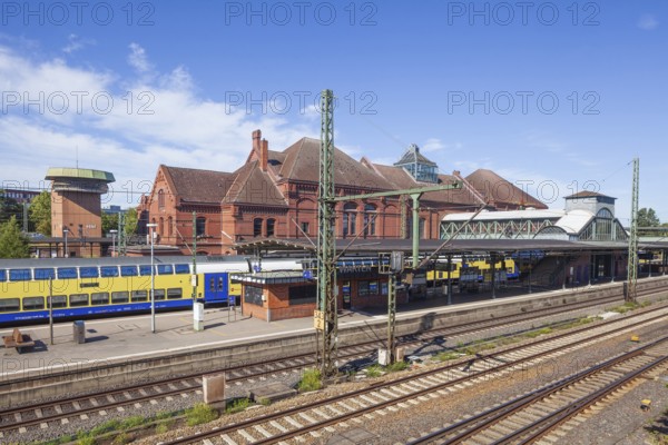 Harburg railway station with local train and platform, Harburg, Hamburg, Germany