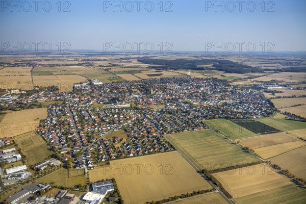 Aerial view, local view, Anröchte, Soest district, North Rhine-Westphalia, Germany, DE, Europe, distant view, property tax, real estate, Kreis-Soest-Buch, KreisSoestBuch, aerial view, aerial photography, aerial photography, mosaic form, overview, bird's-eye view, meadows and fields, residential area, living and living, residential area, residential buildings, quality of life, residential neighbourhood, housing estate, birds-eyes view, overview