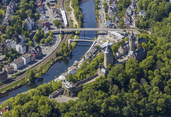 Aerial view, Altena Castle, Fritz-Thomee-Straße, River Lenne, Altena, Sauerland, Märkischer Kreis, North Rhine-Westphalia, Germany, architectural monument, bridge, castle, castle courtyard, castle ruins, DE, DJH, Europe, pedestrian bridge over the Lenne, gastronomy, green trees, Altena Castle Youth Hostel, Lenneuferstrasse, aerial view, aerial photography, aerial photography, Upper Lenne Terrace, promenade, castle, sight, overview, defence system, bird's eye view, overview
