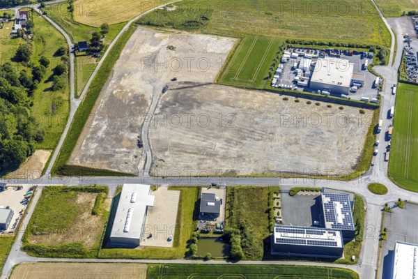 Aerial view, industrial estate, new development area Gut Nierhof, Voßwinkel, Arnsberg, Sauerland, North Rhine-Westphalia, Germany, DE, Europe, Füchtener Straße, Hochsauerlandkreis, aerial photograph, aerial photography, aerial photography, overview, bird's-eye view, Wiedhofstraße, birds-eyes view, overview