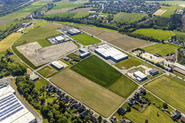 Aerial view, industrial estate, new development area Gut Nierhof, Voßwinkel, Arnsberg, Sauerland, North Rhine-Westphalia, Germany, DE, Europe, Füchtener Straße, Hochsauerlandkreis, aerial photograph, aerial photography, aerial photography, overview, bird's-eye view, Wiedhofstraße, birds-eyes view, overview